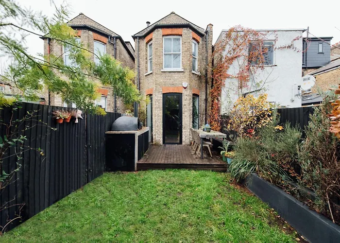 Stylish 2 Bedroom Flat With A Private Sauna