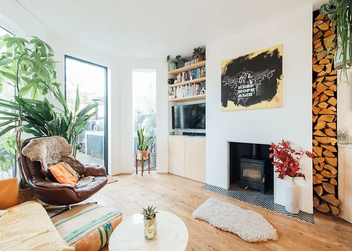 Stylish 2 Bedroom Flat With A Private Sauna