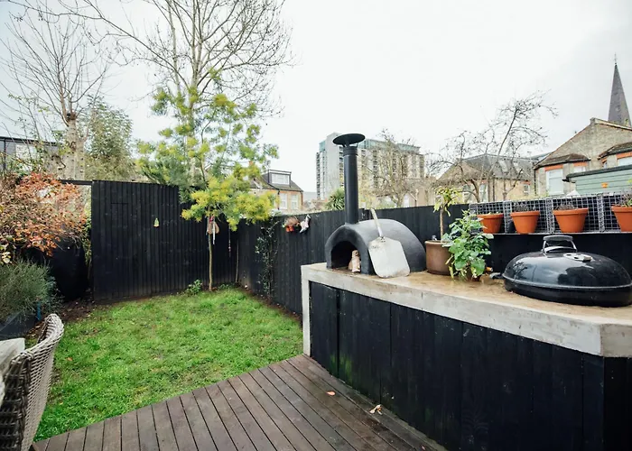 Stylish 2 Bedroom Flat With A Private Sauna